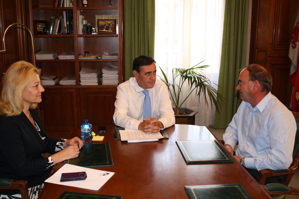 LA DIPUTACIÓN REFORZARÁ EL FIRME EN LA CARRETERA PROVINCIAL SO-P-1004 ENTRE GALLINERO Y ARÉVALO DE LA SIERRA CON UNA INVERSIÓN DE 242.000 EUROS DENTRO DEL PLAN DE CARRETERAS 2013 TRAS UNA PRIMERA ACTUACIÓN DE 187.000 EUROS PARA MEJORA DEL TRAZADO